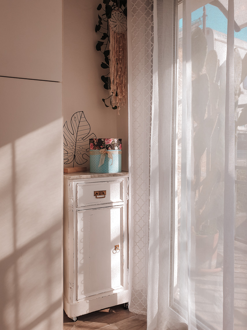 Le tende chiare arredano con eleganza e creano atmosfera - Condividiamo il viaggio Le tende chiare arredano con eleganza e creano atmosfera - Condividiamo il viaggio