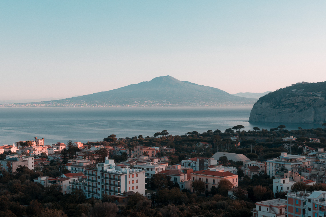 Sorrento, vista sul Vesuvio - Condividiamo il viaggio
