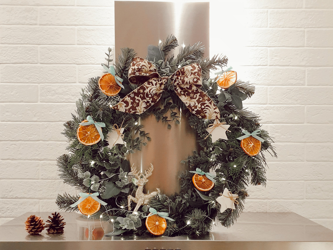 Decorazioni natalizie con le arance essiccate - Condividiamo il viaggio Decorazioni natalizie con le arance essiccate - Condividiamo il viaggio