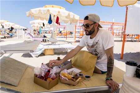 The One Hotel - Servizio Delivery - Condividiamo il viaggio