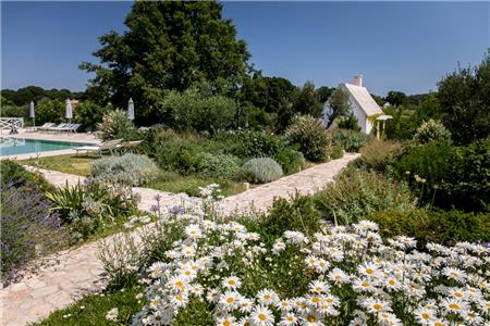 Leonardo Trulli Resort - Giardino - Condividiamo il viaggio